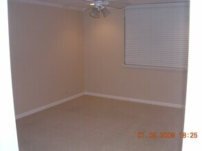 200 Elm St, Unit 108 in San Mateo, CA - Building Photo - Building Photo