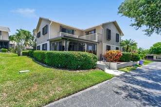 7361 SE Jamestown Terrace in Hobe Sound, FL - Building Photo - Building Photo