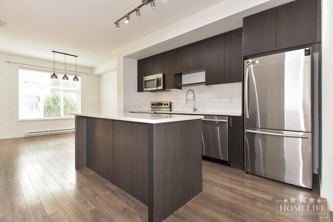 8168-136A 136A St in Surrey, BC - Building Photo - Building Photo