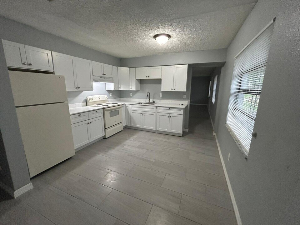 8410 N Mulberry St in Tampa, FL - Building Photo