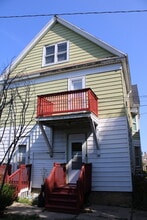 2621 S Howell Ave, Unit 2621 in Milwaukee, WI - Foto de edificio - Building Photo