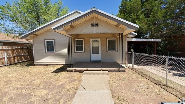 property at 709 S Maryland St
