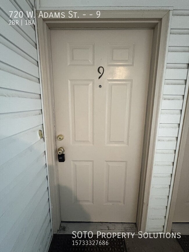 720 W Adams St in Jackson, MO - Building Photo - Building Photo