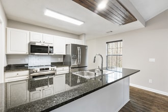 4051 Hidden Hollow Dr in Gainesville, GA - Foto de edificio - Building Photo