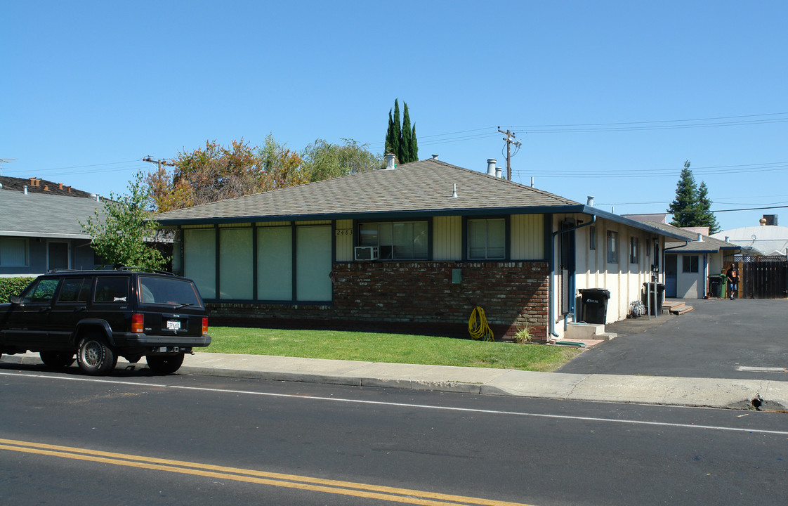 2483 El Camino Real in Santa Clara, CA - Building Photo