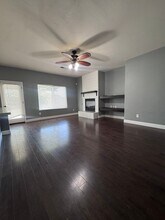 11300 Sand Bridge Ct in Bakersfield, CA - Building Photo - Building Photo