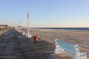 520 3rd Ave in Avon By The Sea, NJ - Building Photo