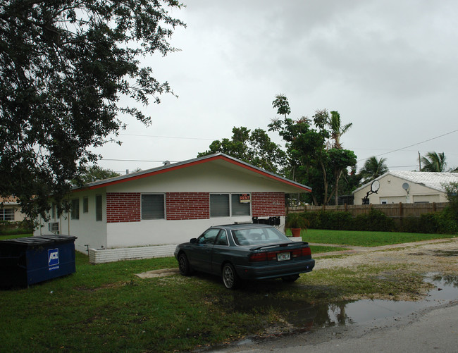 6041 Wiley St in Hollywood, FL - Foto de edificio - Building Photo