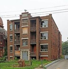 Wentworth Place Apartments in Hamilton, ON - Building Photo - Building Photo