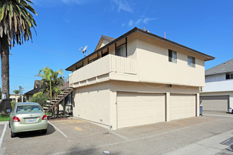 16532 Goldenwest St in Huntington Beach, CA - Building Photo - Building Photo