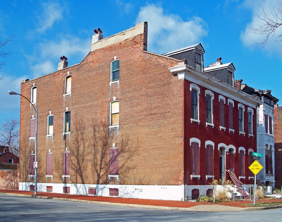 1529 Bremen Ave in St. Louis, MO - Foto de edificio