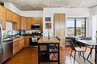 1122 W Catalpa Ave in Chicago, IL - Building Photo - Building Photo
