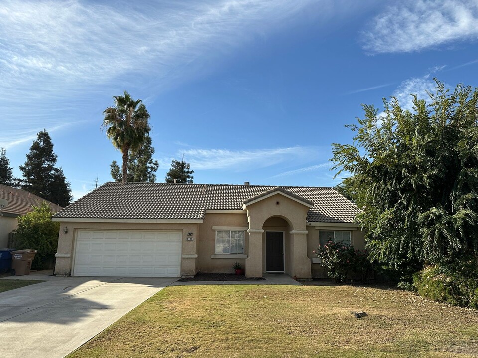 9901 Metherly Hill Rd in Bakersfield, CA - Foto de edificio