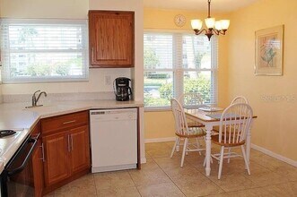 5900 Bahia Del Mar Cir N in St. Petersburg, FL - Building Photo - Building Photo