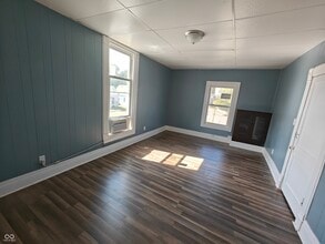 529 West Washington St in Shelbyville, IN - Building Photo - Building Photo