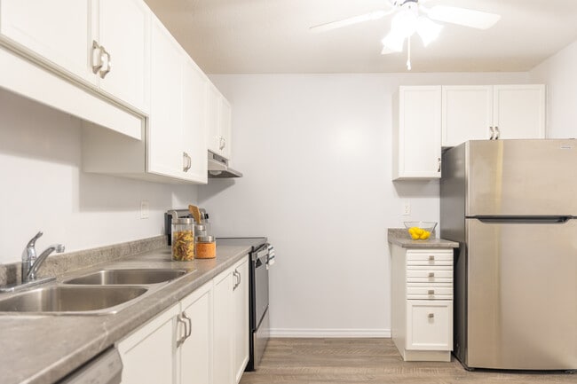 Margaret Place in Kitchener, ON - Building Photo - Interior Photo