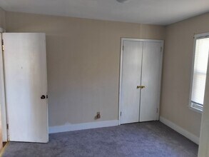 4038 Village Dr in Fayetteville, NC - Building Photo - Building Photo