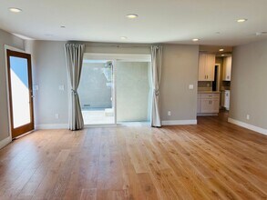 709 Marguerite Ave-Unit -709 Marguerite Avenue - Unit A in Newport Beach, CA - Building Photo - Building Photo