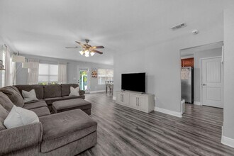 2892 Shoni Dr in Navarre, FL - Building Photo - Building Photo