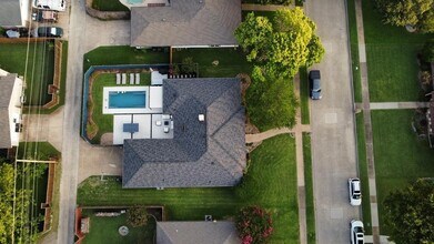 4008 Hatherly Dr in Plano, TX - Foto de edificio - Building Photo