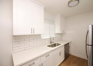 14115 Gilmore St in Los Angeles, CA - Building Photo - Building Photo