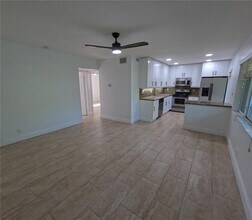 1423 Holly Heights Dr, Unit 15 in Fort Lauderdale, FL - Building Photo - Building Photo