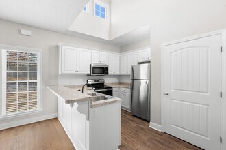 27 W Grady St in Statesboro, GA - Building Photo - Building Photo