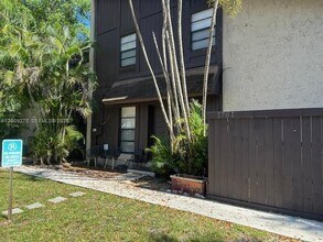 1761 Bayberry Dr in Pembroke Pines, FL - Building Photo - Building Photo