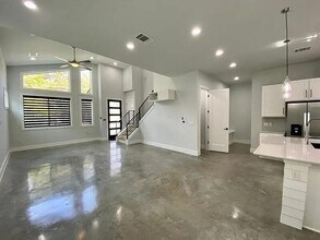 2813 Castro St in Austin, TX - Building Photo - Building Photo