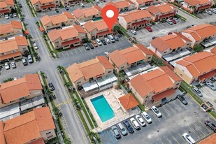 7732 W 29th Way, Unit 102 in Hialeah, FL - Building Photo