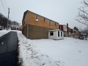 960 Agnew Rd in Pittsburgh, PA - Building Photo - Building Photo