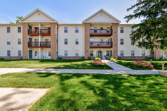 Tall Trees in Tiffin, OH - Foto de edificio - Building Photo