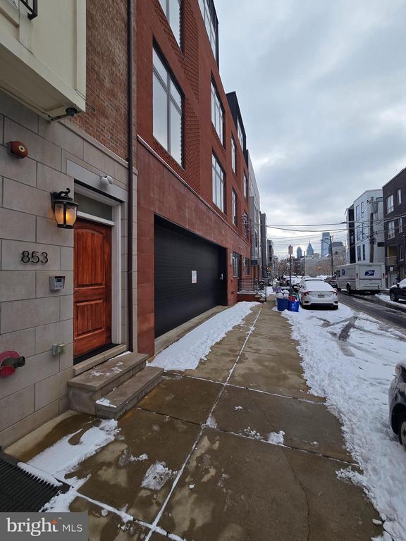 853 N 15th St-Unit -2 in Philadelphia, PA - Building Photo - Building Photo
