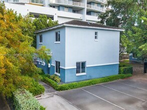 2730 SW 26th St in Miami, FL - Building Photo - Building Photo