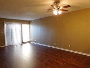 7178 N Fruit Ave in Fresno, CA - Building Photo - Building Photo