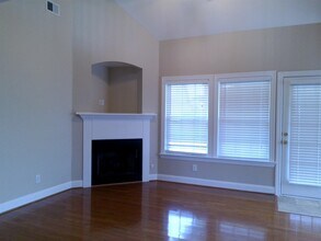 4013 Lilac Ln in Spring Hill, TN - Building Photo - Building Photo