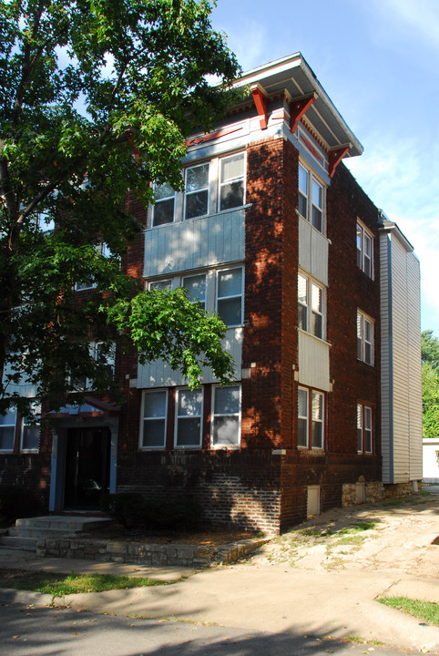 3002-3008 Mcgee St in Kansas City, MO - Building Photo