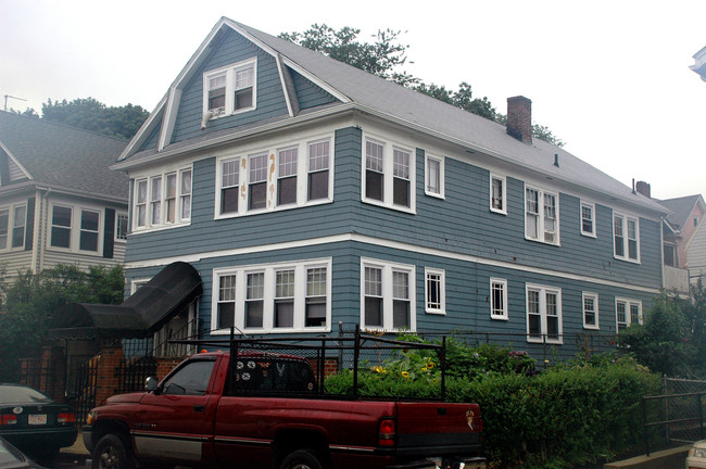 72-76 Walnut Park in Roxbury, MA - Foto de edificio - Building Photo