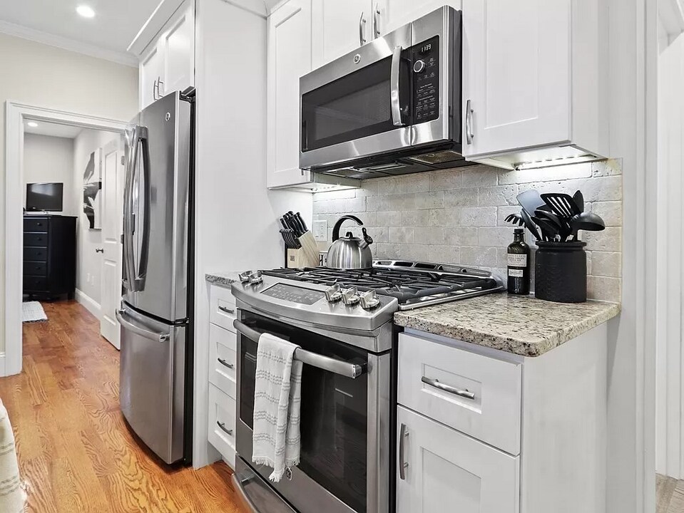 321 Dartmouth St, Unit 5 in Boston, MA - Building Photo