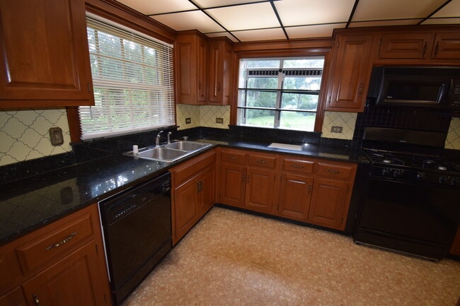 property at 730 Golfview Dr
