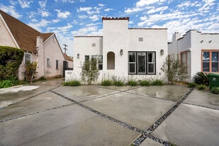 3424 Edgehill Dr, Unit 3424 in Los Angeles, CA - Building Photo