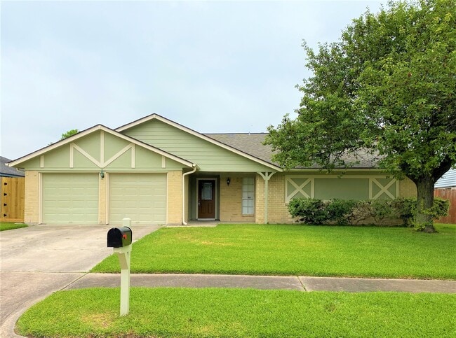3810 Downing Cir