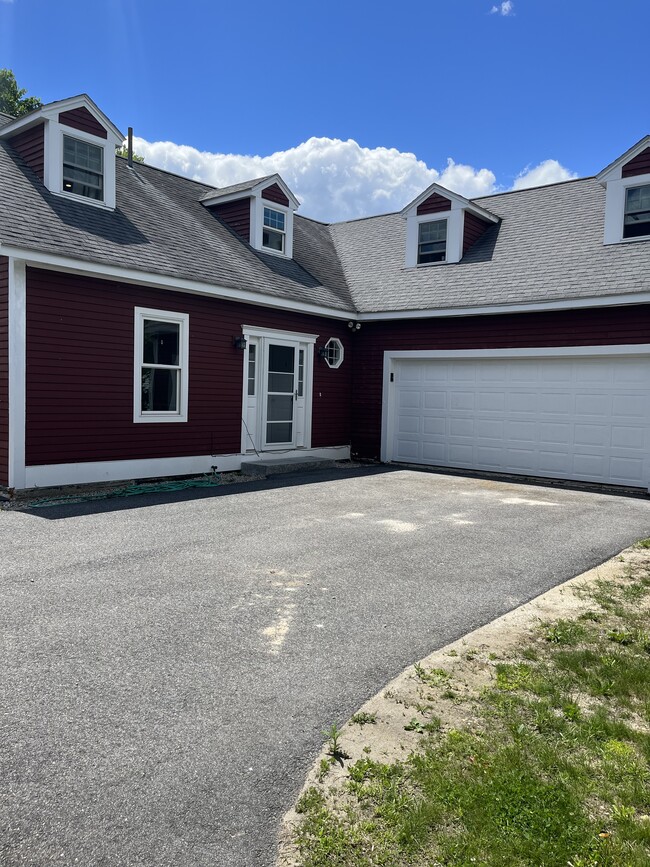 64 Foreside Rd, Unit 1A in Falmouth, ME - Building Photo - Building Photo