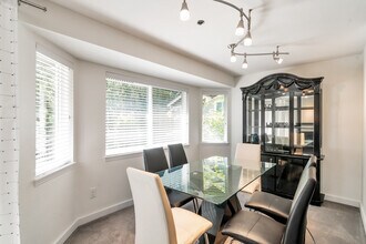 19404 Bothell Way NE, Unit B304 in Bothell, WA - Building Photo - Building Photo