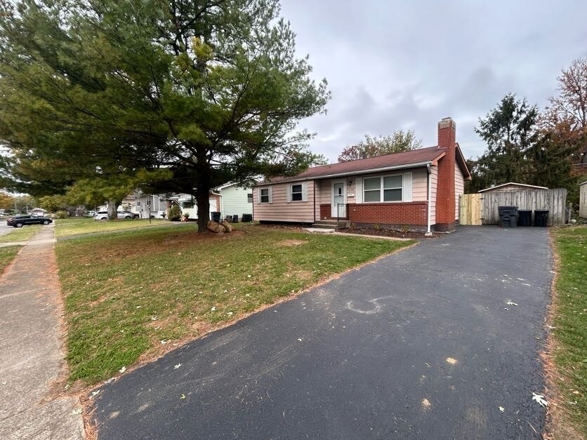 5148 Fullerton Dr in Columbus, OH - Building Photo