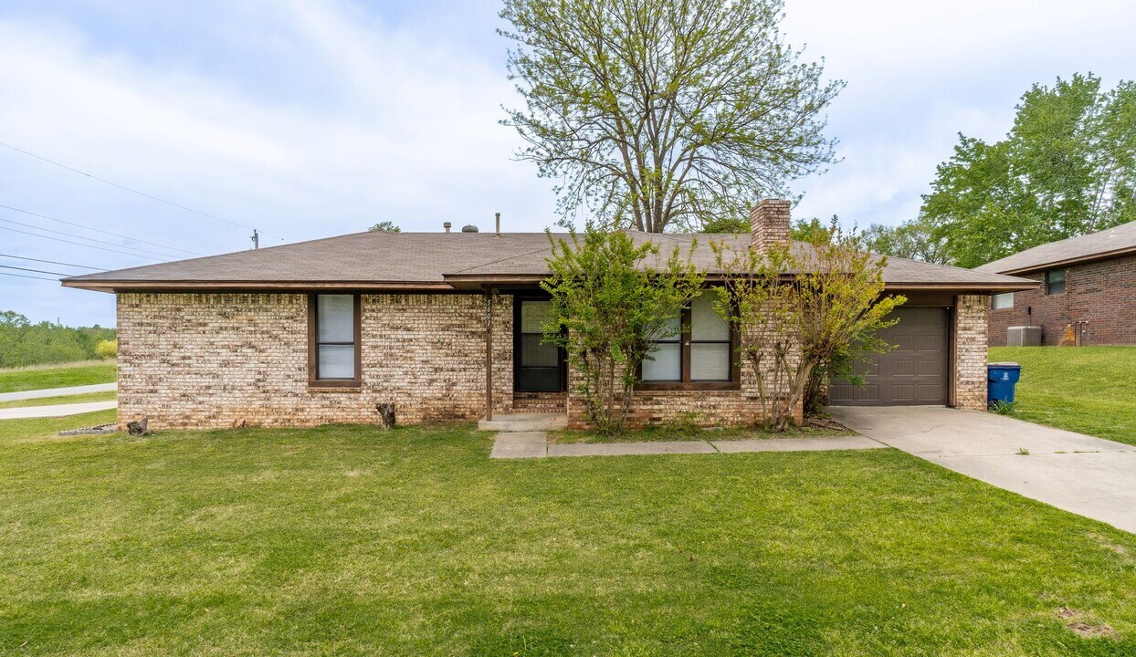 5601 Summit St-Unit -5601 in Fort Smith, AR - Building Photo