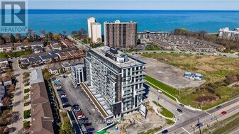 461 Green Rd in Hamilton, ON - Building Photo