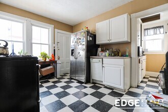 11 Frederika St, Unit 1 in Boston, MA - Foto de edificio - Building Photo