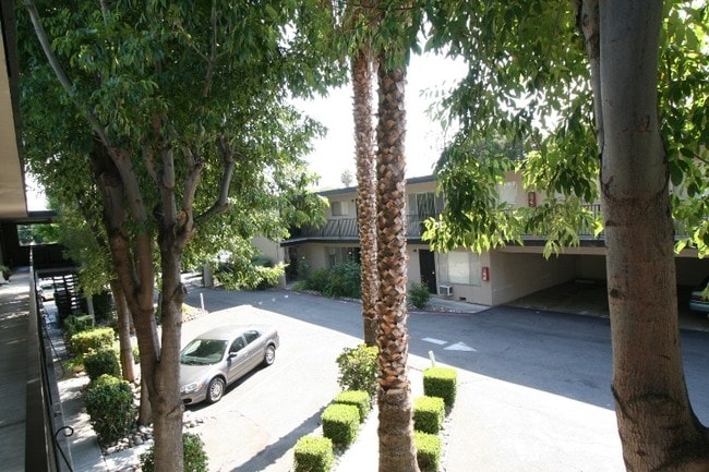 2765 Homestead Rd