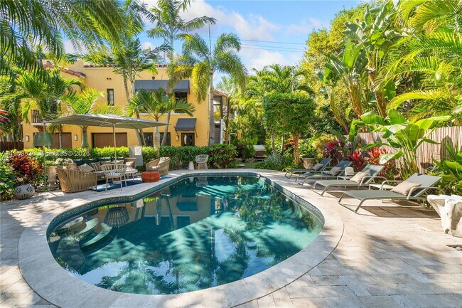 2330 Prairie Ave in Miami Beach, FL - Building Photo - Building Photo